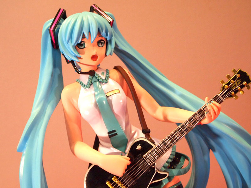 Illustration for article titled Quick! Zone of the Enders or Miku Hatsune Figures? Which Do You Want?